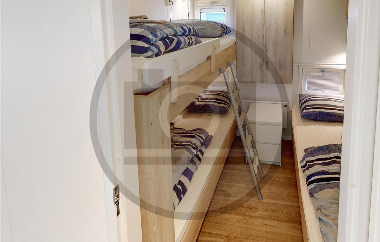 Stunning Ship In Aalsmeer With Kitchen Eksteriør billede